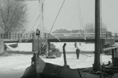1963: Met de auto over het ijs