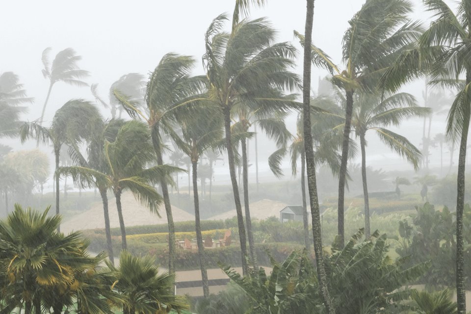 Tammy zorgt voor veel regen bij noordelijk Antillen, zaterdag mogelijk orkaan