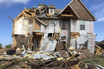 Downburst vernielt huizen in Texas