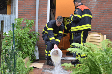 Natte woensdag, lokaal straten blank