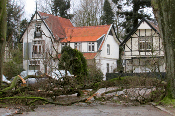 Donderdag zware windstoten en buien?