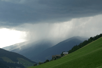 Gevaar voor overstromingen in het Alpengebied