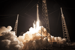 De SpaceX ruimtecrew komt weer terug op aarde.