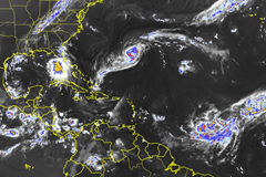 Verschillende Atlantische tropische systemen actief; Sally wordt sterker en koerst naar New Orleans