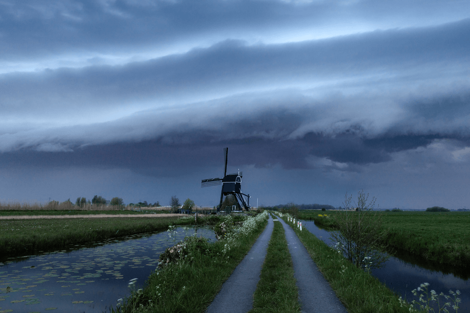 Onweer trekt over Nederland